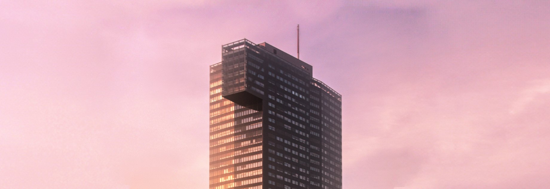 Außenansicht des IZD Tower in Wien